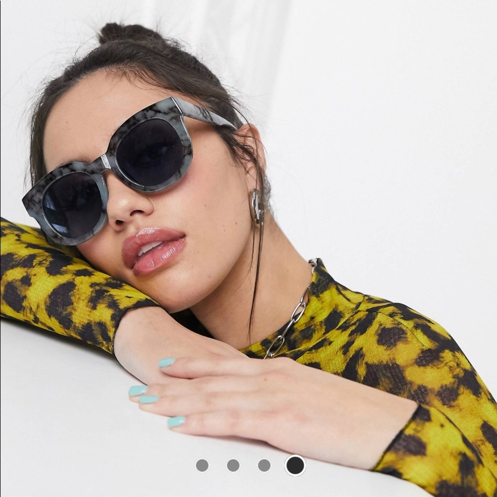 Jeepers peepers blue marble sunglasses
